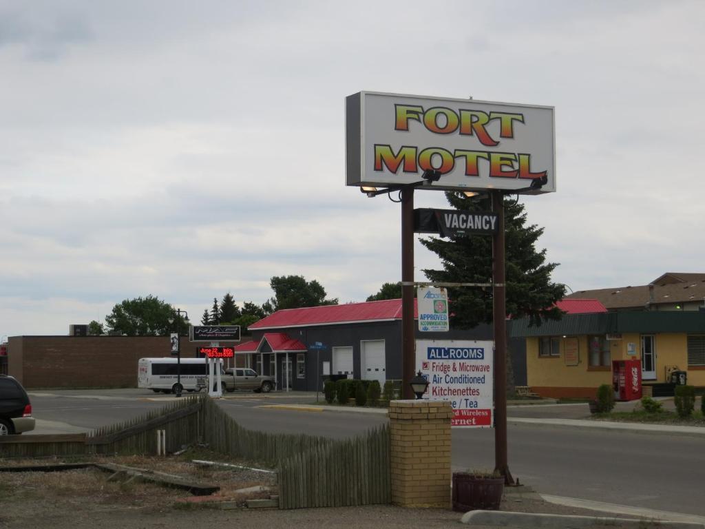 Fort Motel Fort Macleod Exterior foto
